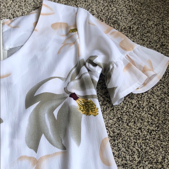 White floral ruffle dress Shein size small - Picture 3 of 5